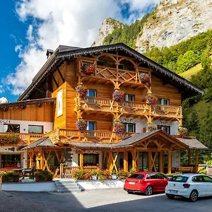 https://hotel-la-montanara-rocca-pietore.hotelinveneto.com