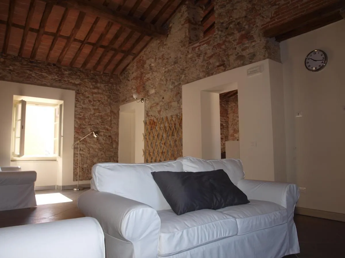 Hostel Ostello Palazzo Nizza Massa